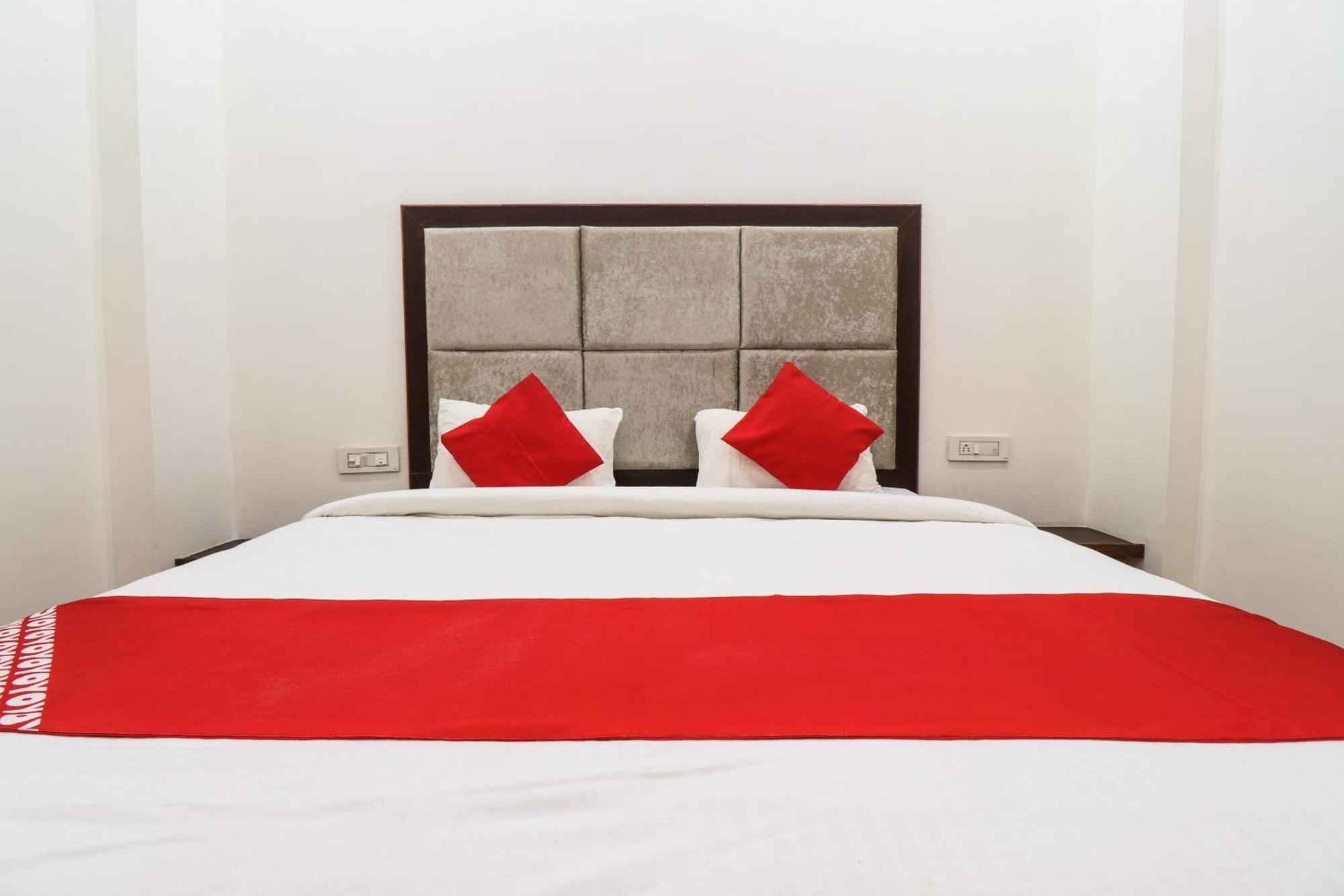 Hotel O Taj Royal Tājganj Extérieur photo