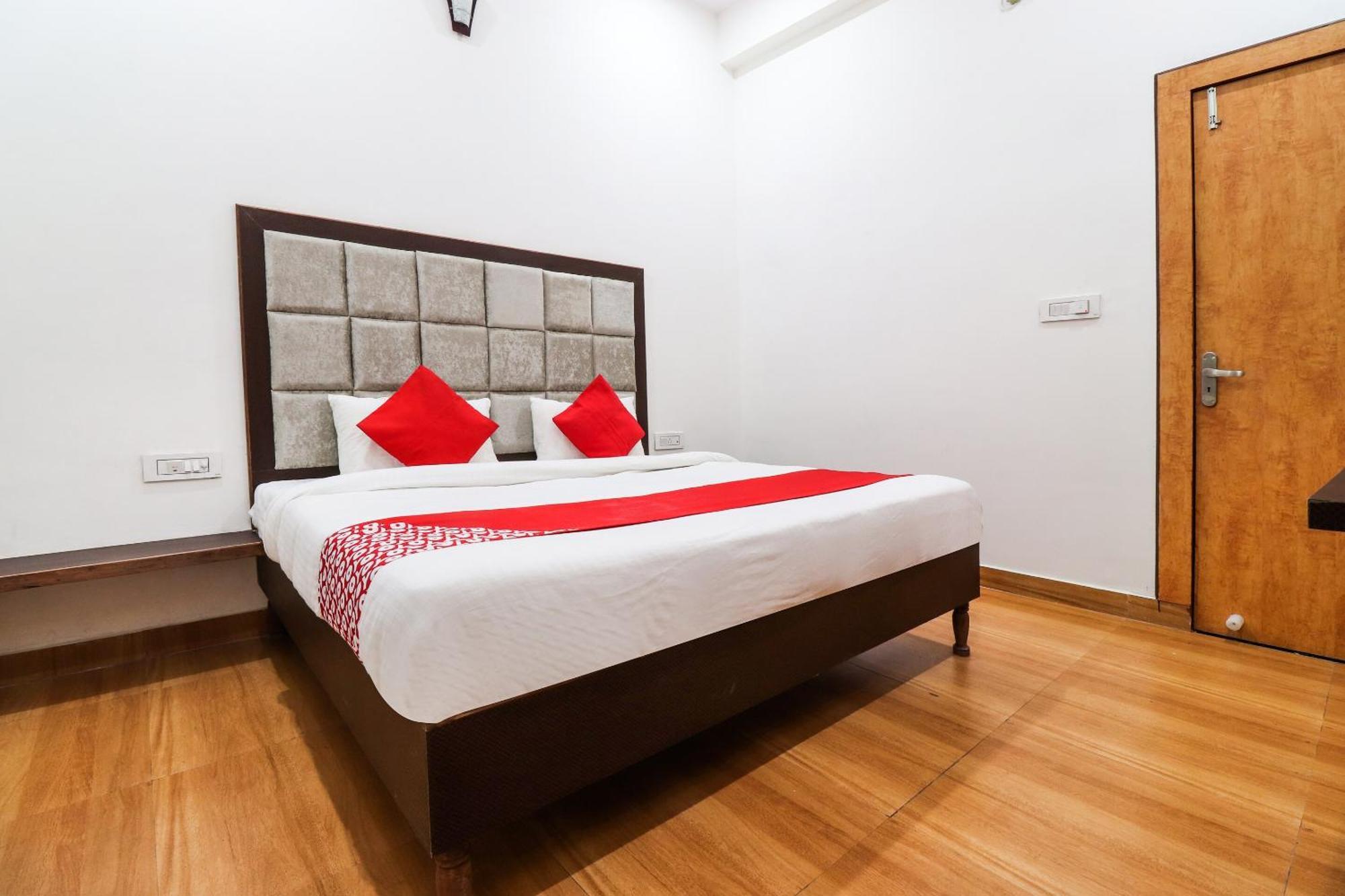 Hotel O Taj Royal Tājganj Extérieur photo