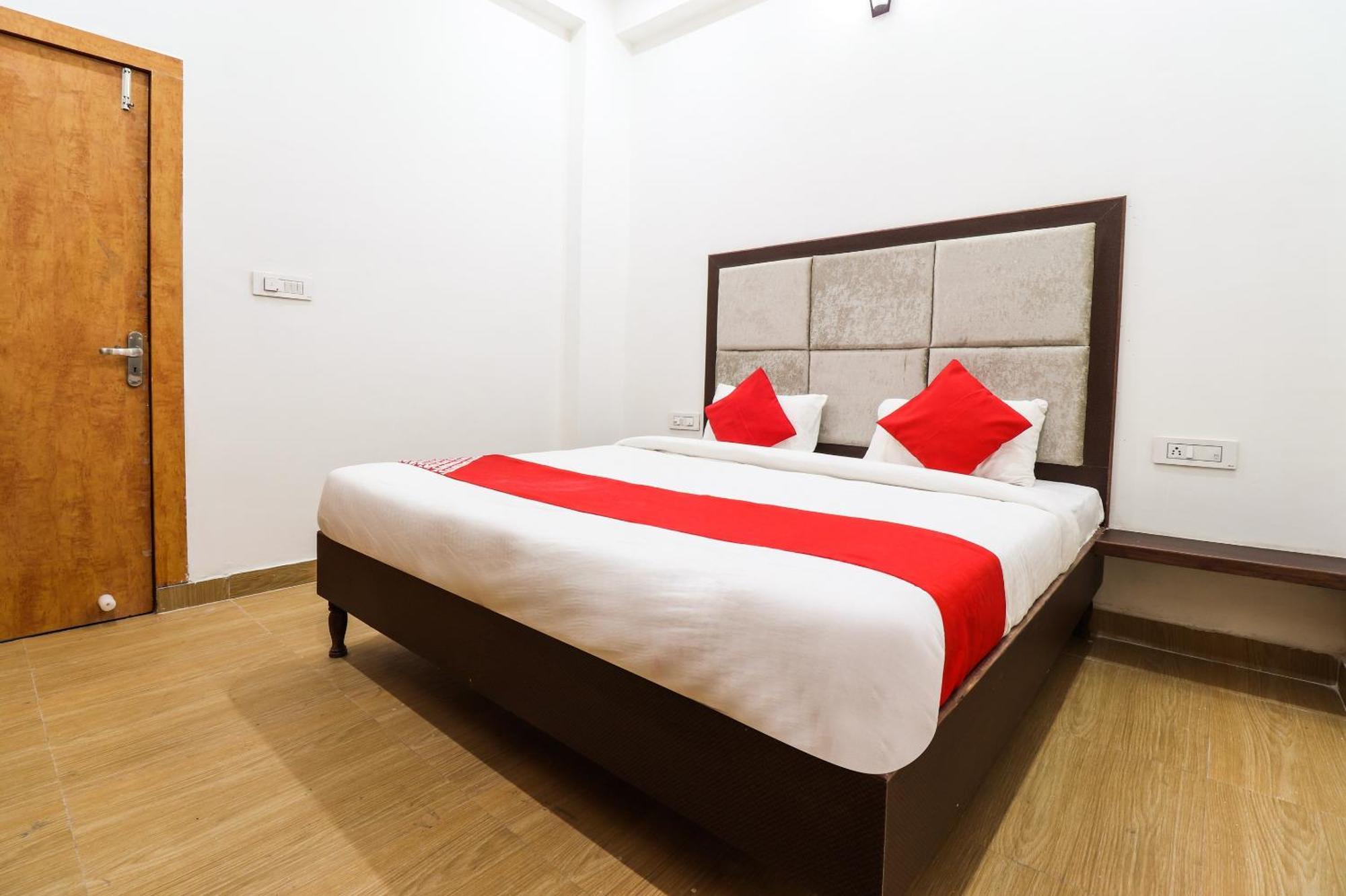 Hotel O Taj Royal Tājganj Extérieur photo